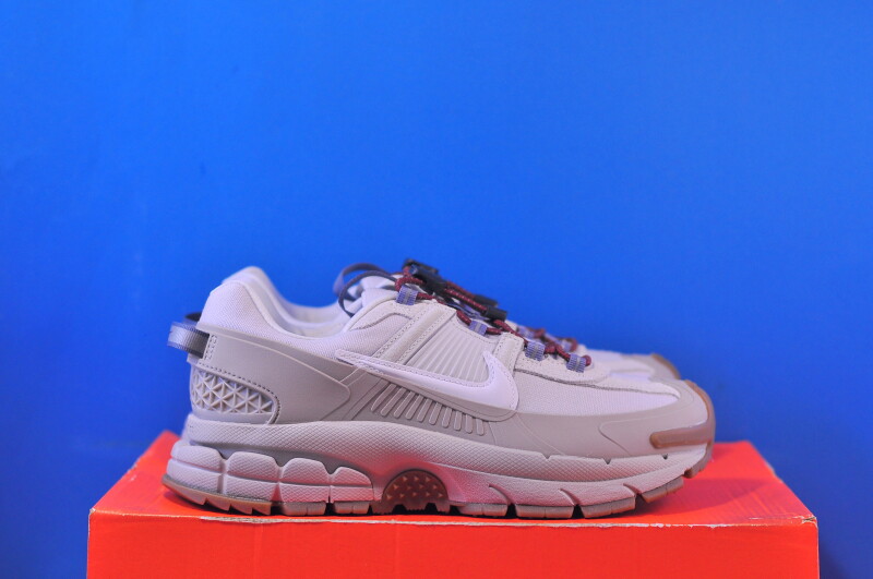 Кросівки Nike Zoom Vomero Roam HV4294-009 - Зображення 3