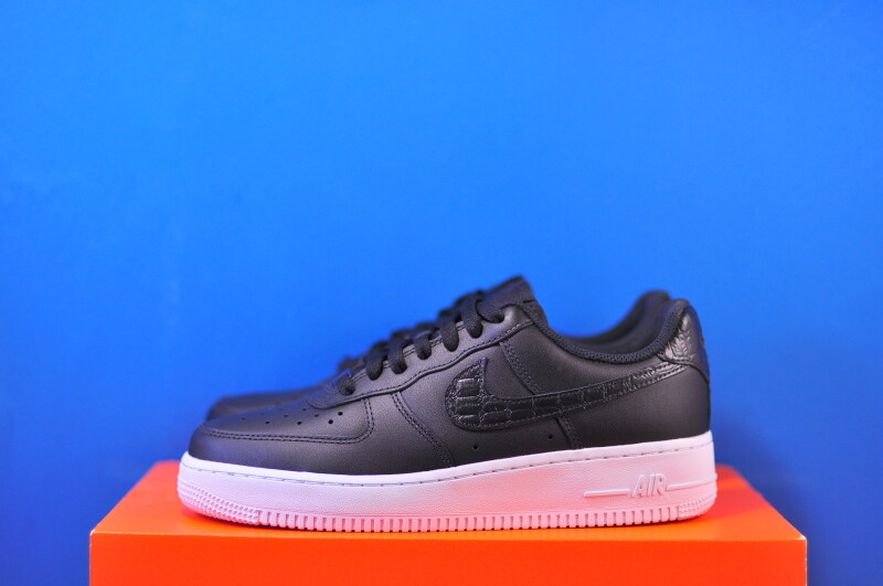 Кросівки Nike Air Force 1 07 IO4837-001