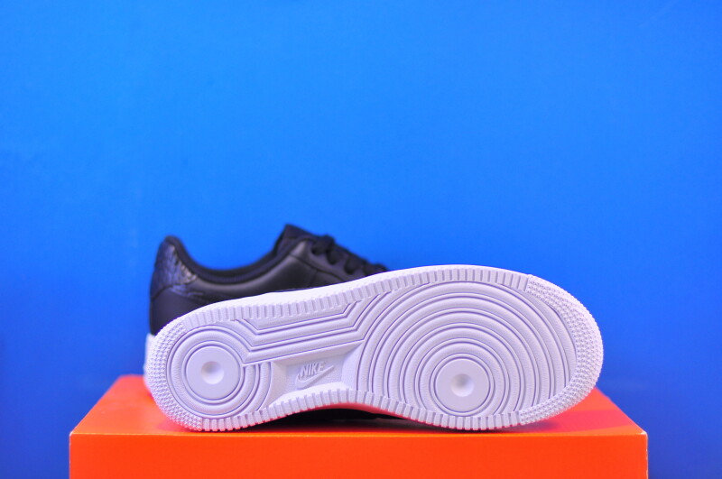 Кросівки Nike Air Force 1 07 IO4837-001 - Зображення 4