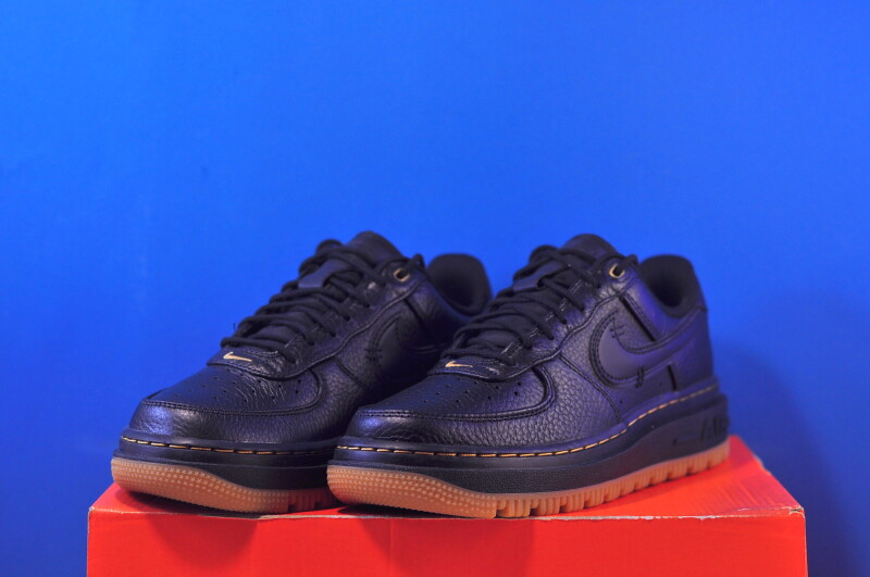 Кросівки Nike Air Force 1 Luxe Black Gum DB4109-001 - Зображення 1