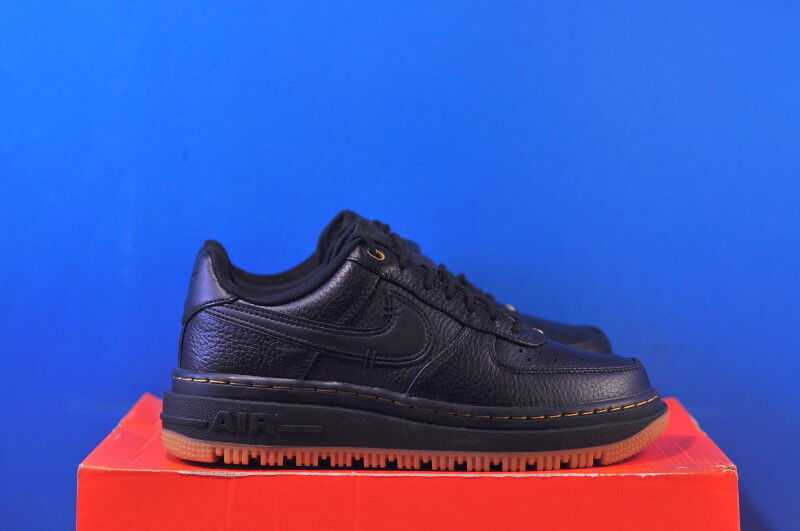 Кросівки Nike Air Force 1 Luxe Black Gum DB4109-001 - Зображення 3