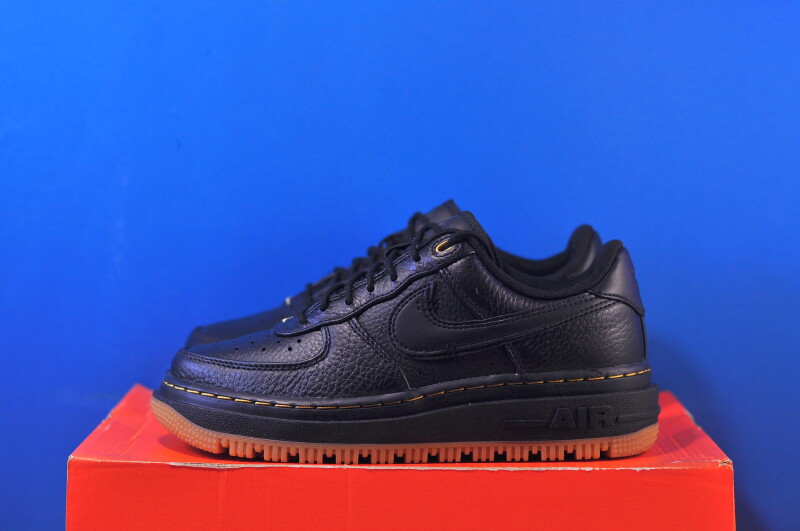 Кросівки Nike Air Force 1 Luxe Black Gum DB4109-001