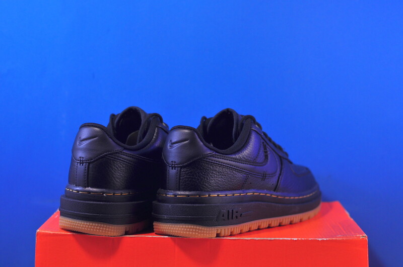 Кросівки Nike Air Force 1 Luxe Black Gum DB4109-001 - Зображення 2