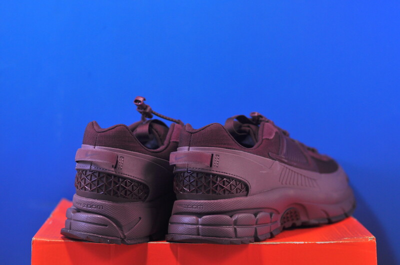 Кросівки Nike Zoom Vomero Roam Burgundy Crush HQ2181-500 - Зображення 2