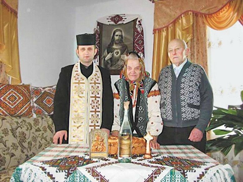Освячена у 1948му родина із Тернопільщини зберігає йорданську воду 73