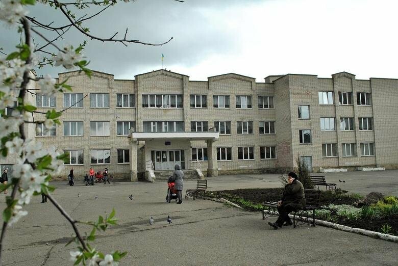 Відремонтувати заїзд до 28 і 29 шкіл просять тернополяни