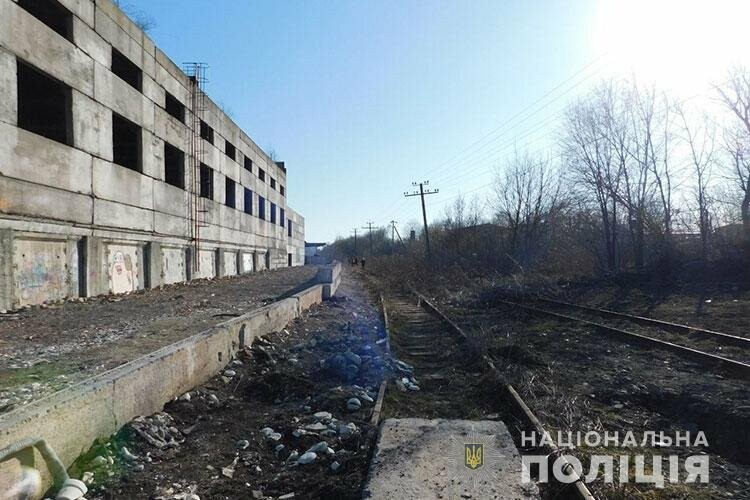 У Тернополі затримали злодія, що розбирав залізничну колію