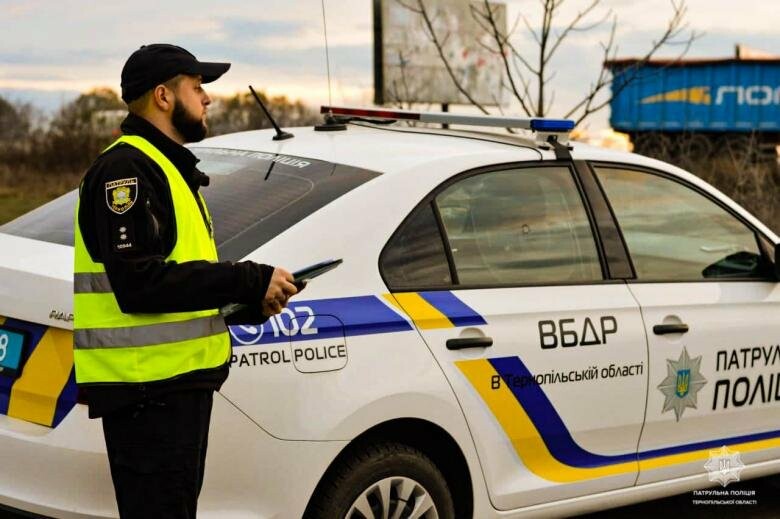 Тернопільські патрульні виїжджають перевіряти дороги