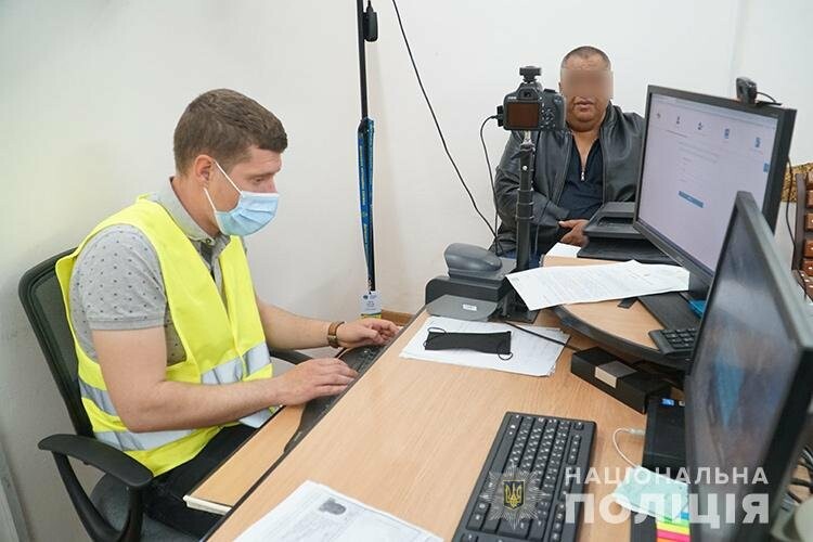 У Тернополі нелегали продавали неякісну техніку пенсіонерам