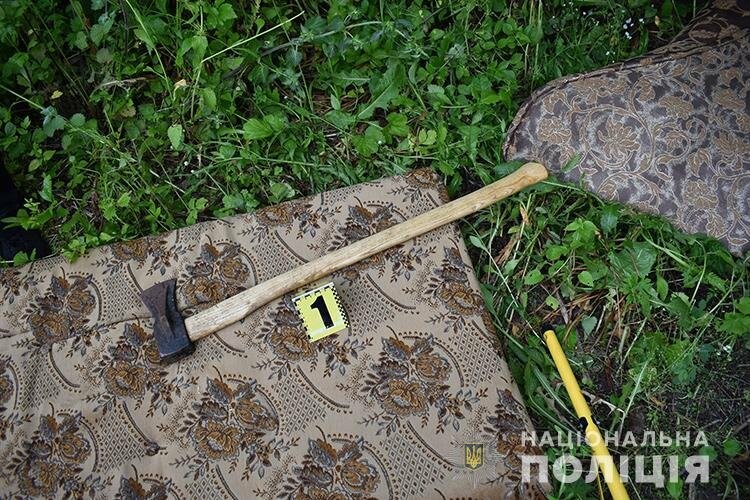 Поліцейські впіймали чоловіка, який переховувався після жорстокого вбивства на Тернопільщині