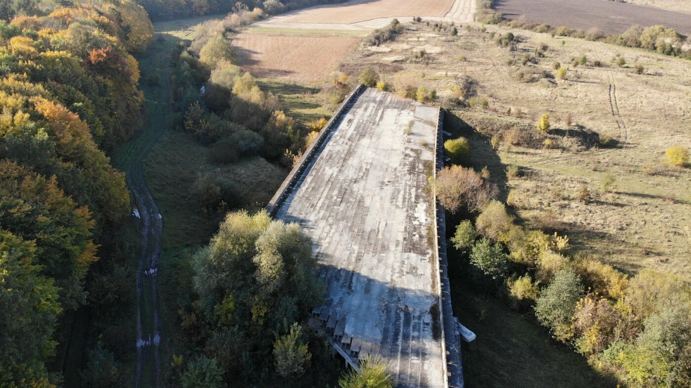На Тернопільщині закинутий у лісі міст об’їзної дороги «д..., фото-12 На Тернопільщині закинутий у лісі міст об’їзної дороги «дасть фору» багатьом теперішнім будівельним конструкціям (ФОТО), фото-12