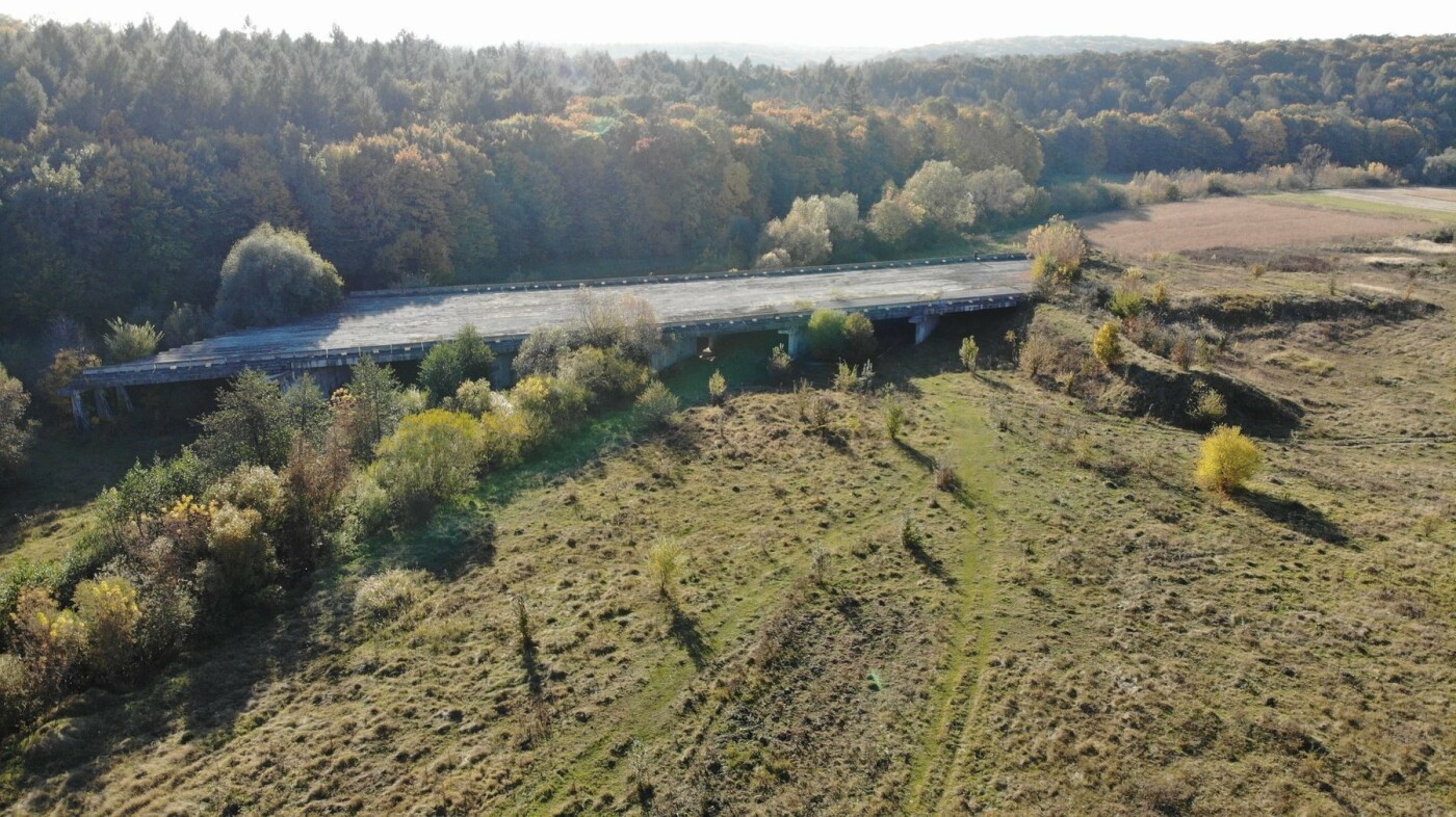 На Тернопільщині закинутий у лісі міст об’їзної дороги «д..., фото-11 На Тернопільщині закинутий у лісі міст об’їзної дороги «дасть фору» багатьом теперішнім будівельним конструкціям (ФОТО), фото-11