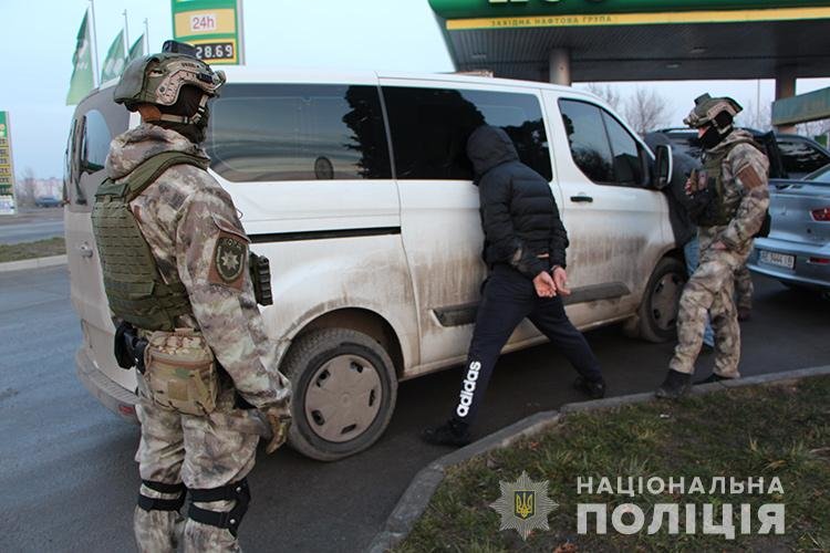 Групу заїжджих квартирних злодіїв впіймали на виїзді з Терн..., фото-1 Групу заїжджих квартирних злодіїв впіймали на виїзді з Тернополя оперативники (ФОТО, ВІДЕО), фото-1