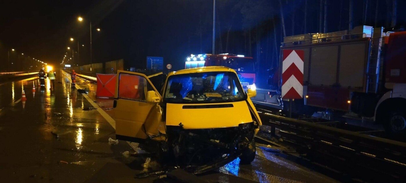 Українка загинула в Польщі: в жахливій ДТП жінку викинуло з "Volkswagen T4" (ФОТО, 18+), фото-1