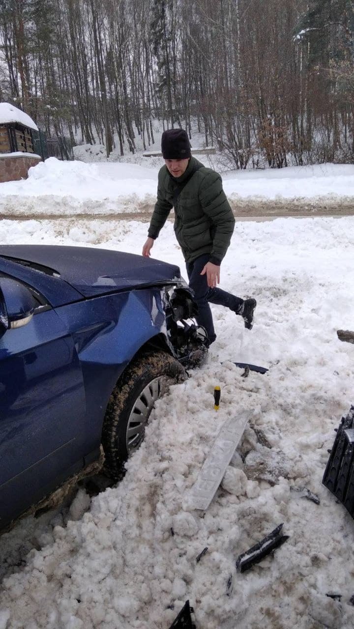 У Тернополі ДТП за участю трьох авто: внаслідок аварії біла машина збила жінку (ФОТО), фото-2