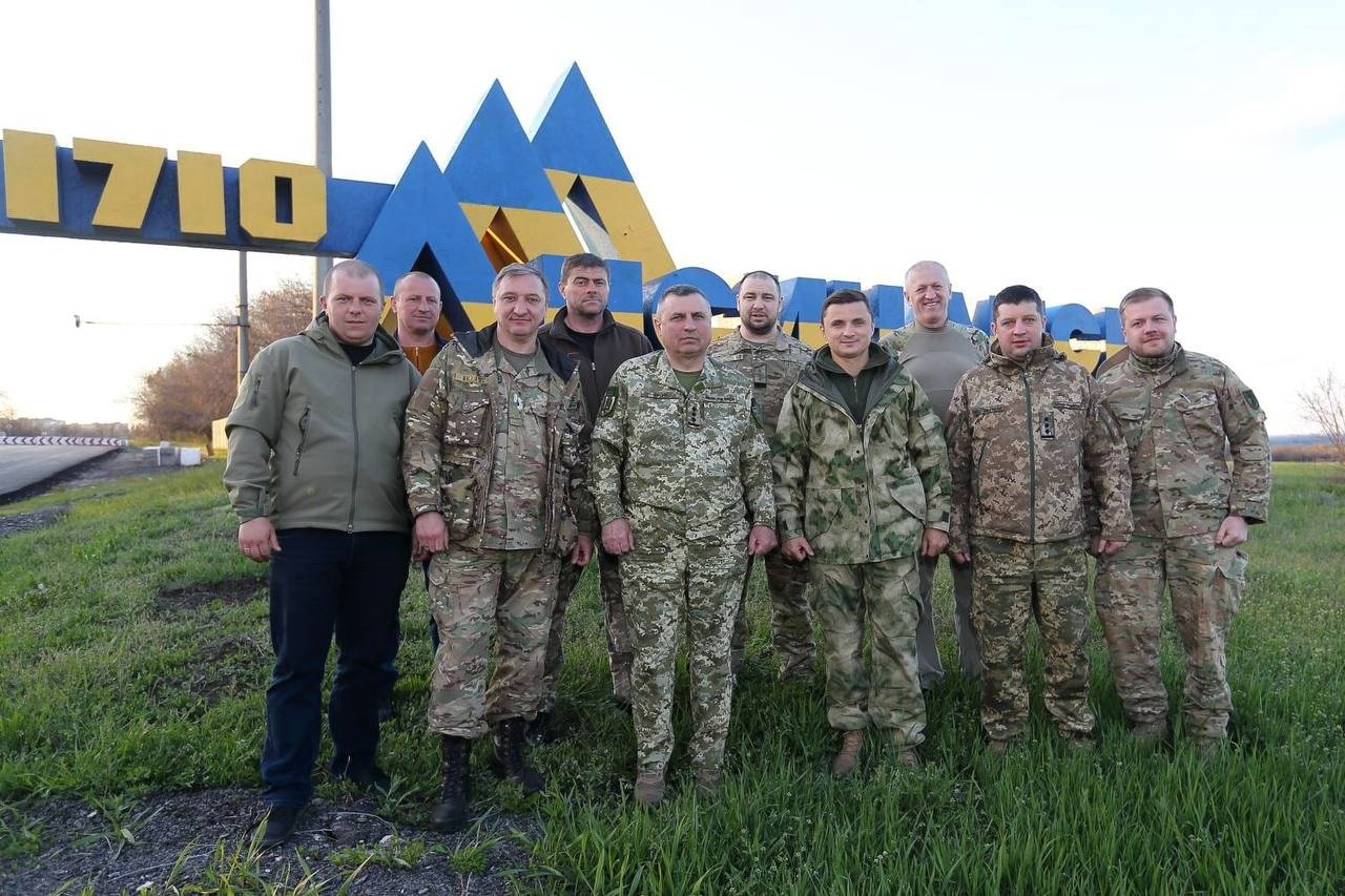 Михайло Головко напередодні Великодня завіз гостинці захисникам на передову (відео), фото-2