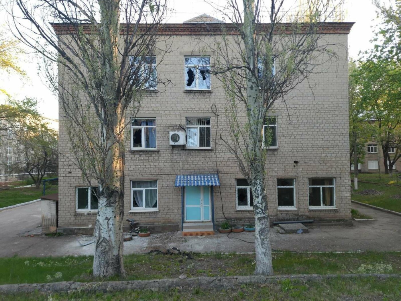 Окупанти обстріляли лікарню на Донеччині, у якій лікують х..., фото-1 Окупанти обстріляли лікарню на Донеччині, у якій лікують хворих на COVID-19 (ФОТО), фото-1