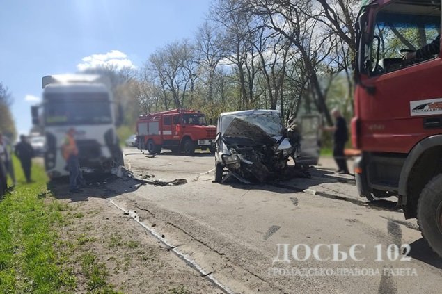 Жахлива ДТП на Тернопільщині: троє людей травмовано внаслідок аварії (ФОТО), фото-2