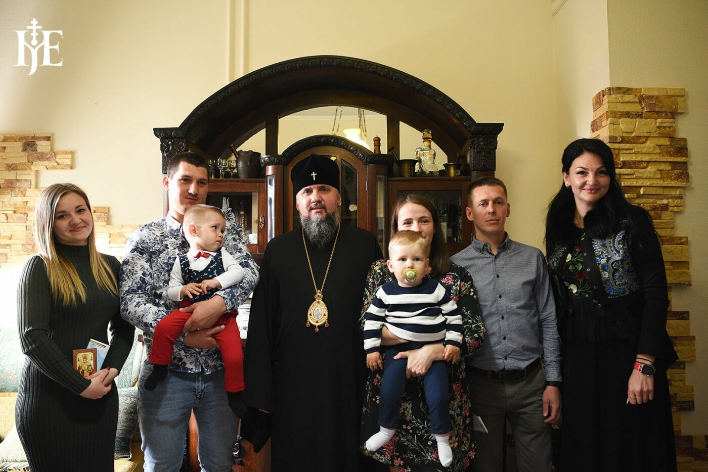 "Молімося і допомагаймо": митрополит Епіфаній зустрівся із дітьми зі спінально-м’язовою атрофією у Тернополі (ФОТО), фото-1