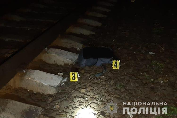 Сидів на колії і не реагував на сигнали: у поліції розповіли про загибель молодого чоловіка неподалік Тернополя, фото-1