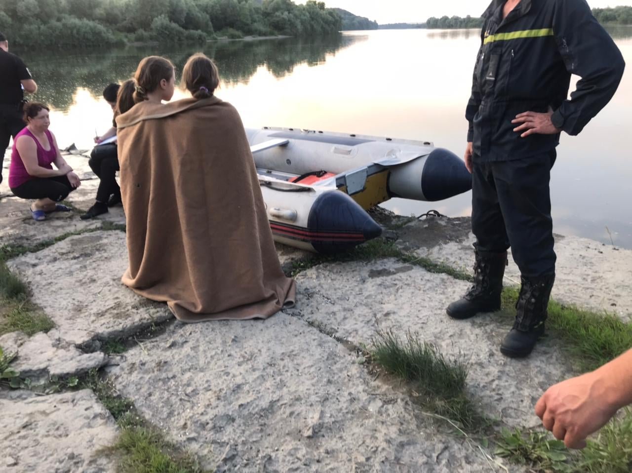 "Трагедія на Дністрі": батько врятував трьох донечок, а сам зник у водах річки (ФОТО), фото-4