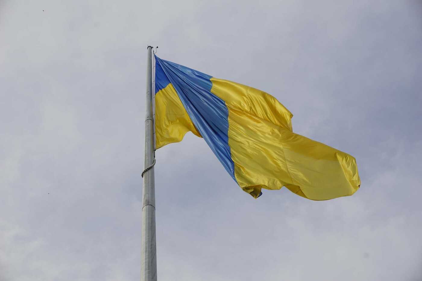 Найбільший прапор області підняли у Тернополі