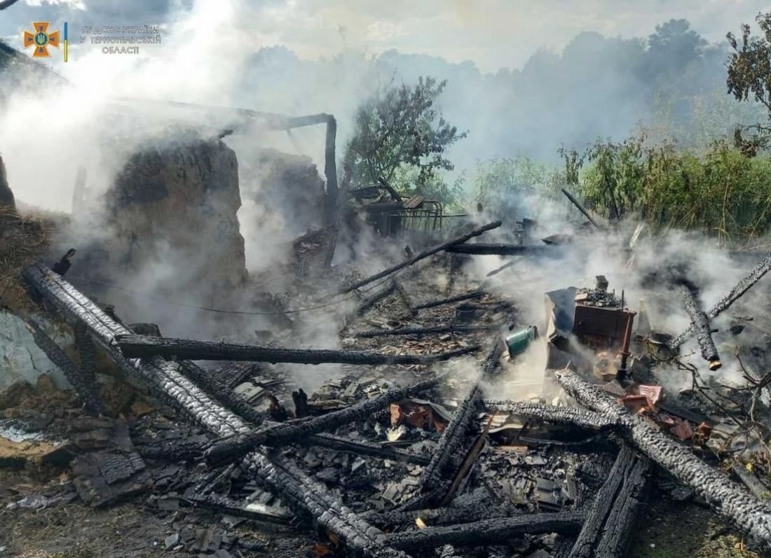 Будівля вигоріла вщент: у селі поблизу Тернополя трапилась пожежа
