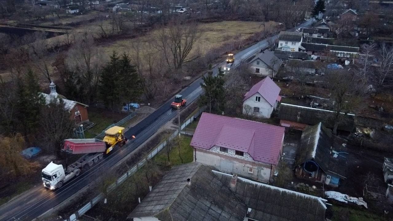 У Великоберезовицькій громаді триває ремонт 17-кілометрової ділянки дороги