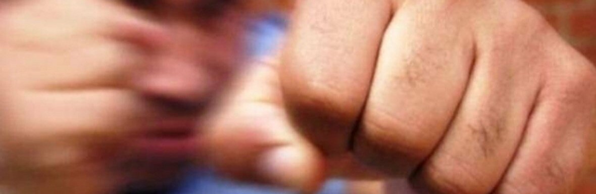 Накинулися за мову: у Польщі двоє невідомих побили українське подружжя