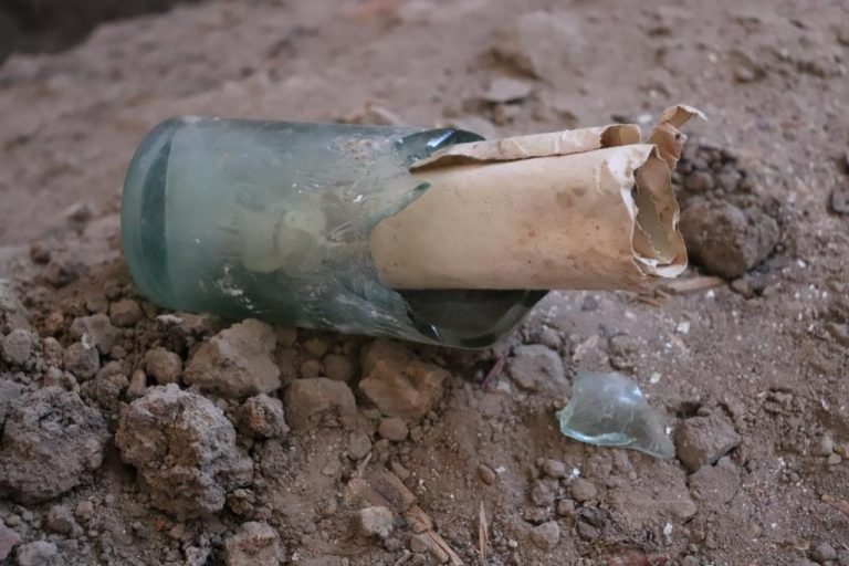 "Послання у пляшці": поблизу Тернопільщини знайшли лист у майбутнє... "Послання у пляшці": поблизу Тернопільщини знайшли лист у майбутнє з минулого століття, Георгій Шевчук