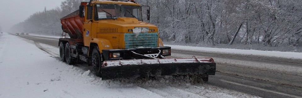 Протягом ночі на Тернопільщині прочищали дороги: яка ситуація на автошляхах області