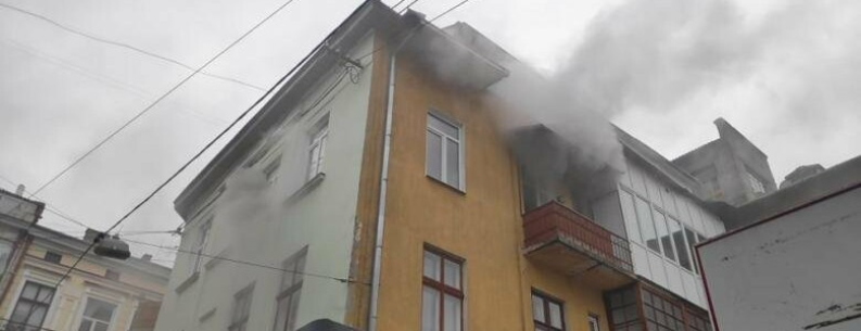 Пожежа у центрі Тернополя: постраждалих виносять на вулицю Пожежа у центрі Тернополя: постраждалих виносять на вулицю, Тата Когут