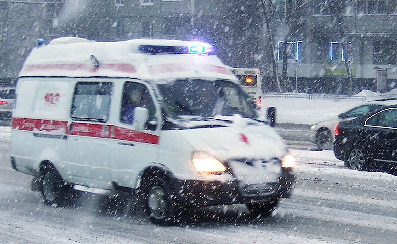 У сусідній області помер чоловік, який отримав щеплення вакциною Covishield: медики повідомили причину   
