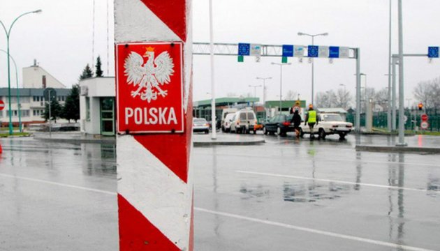 Стосується всіх без винятку: відсьогодні українців впускатимуть до Польщі за новими правилами