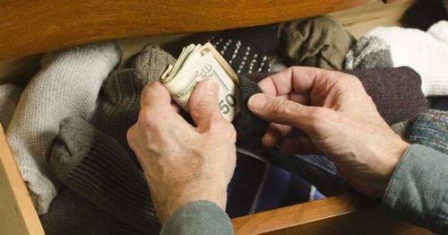 Ніхто не помітив, коли і як: з будинку на Тернопільщині злодії вине... Ніхто не помітив, коли і як: з будинку на Тернопільщині злодії винесли 25 тисяч гривень, Дмитро Бондаренко