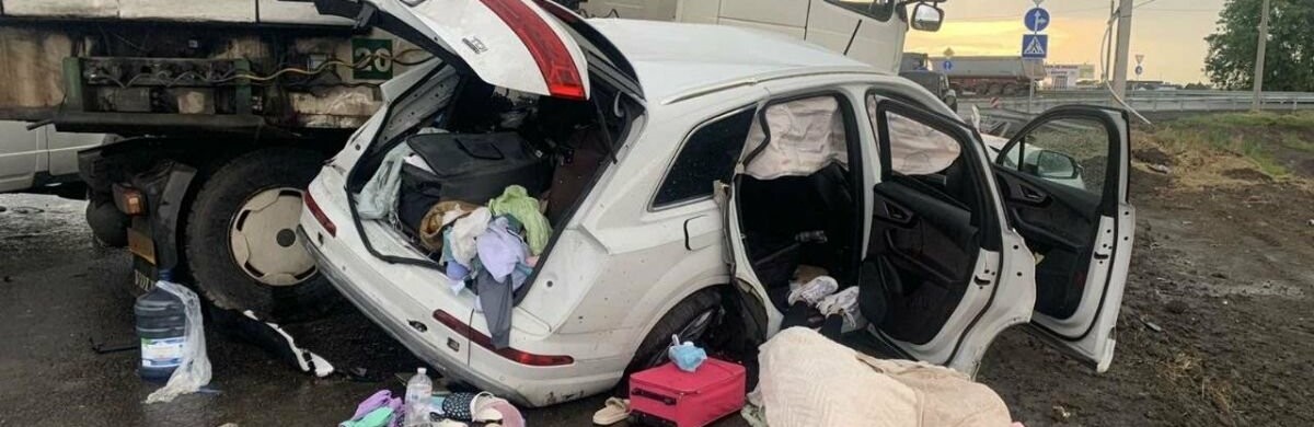 Загинули відомий "свободівець", його дружина і 6-річна донька: з'яв... Загинули відомий "свободівець", його дружина і 6-річна донька: з'явилося відео з місця жахливої ДТП (ВІДЕО, 18+)