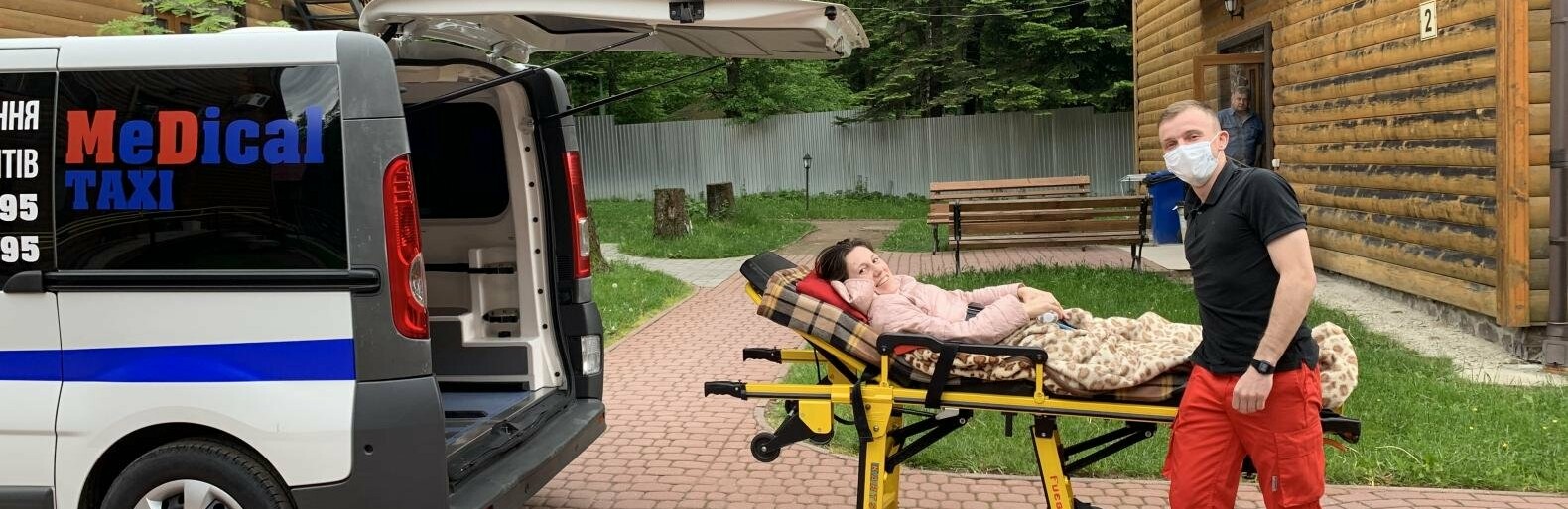 У Тернополі працює служба для транспортування хворих
