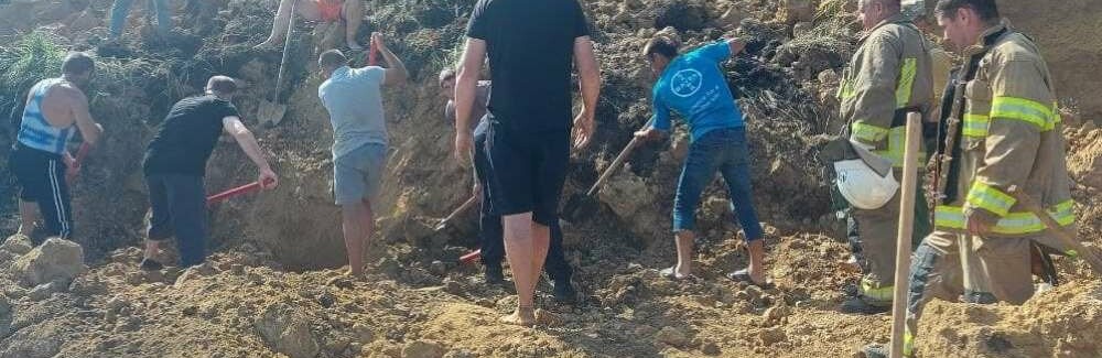 На пляжі на Одещині стався зсув ґрунту: під тоннами піску шукають людей