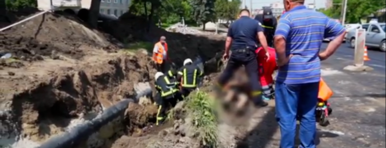 З'явилося відео з місця загибелі чоловіка, якого засипало в траншеї у Тернополі