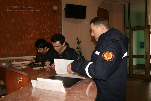 До Тернополя приїхали двоє братів з Криму, яких переслідують окупанти(фото, відео) (фото) - фото 1