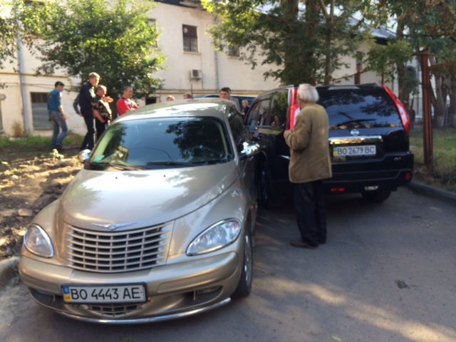 Через ДТП у центрі Тернополя заблокувало рух пішоходів та інших автівок (фото) (фото) - фото 1