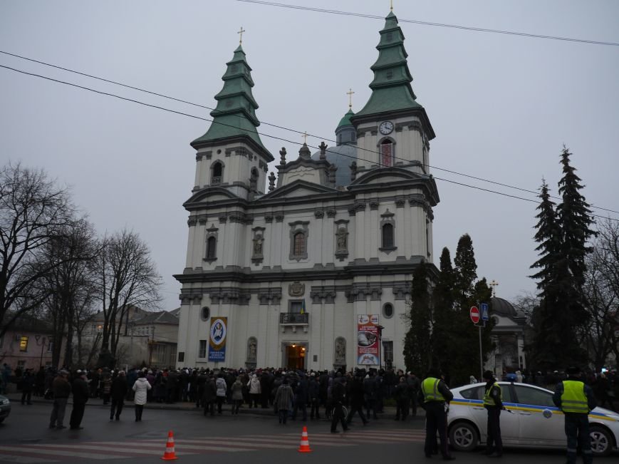 У Тернополі Патріарх УГКЦ освятив дошку, встановлену на честь Митрополита Шептицького (ФОТО) (фото) - фото 1
