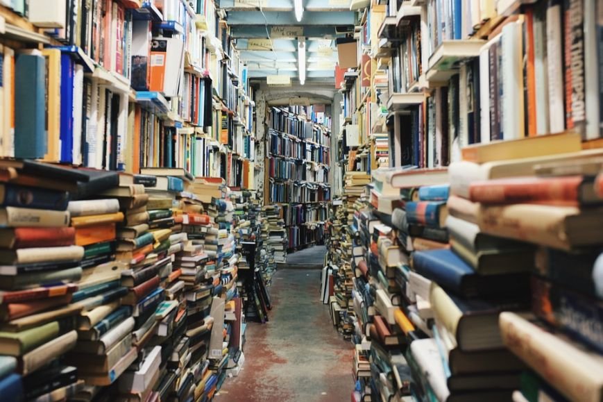books-768426_960_720